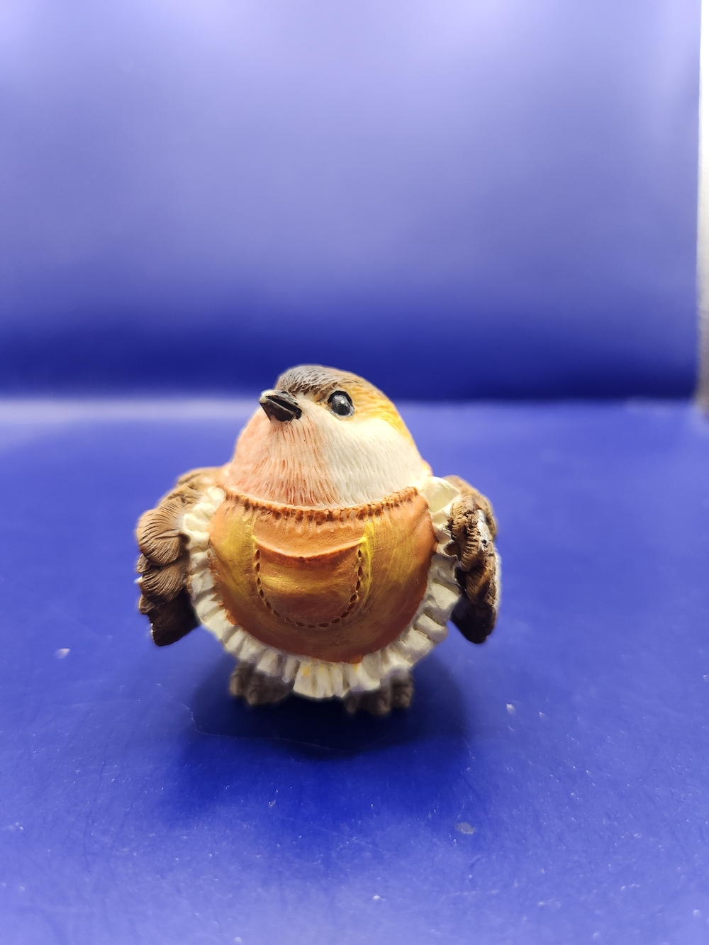 Modern Decorative Resin Brown Bird Figurine Wearing An Apron